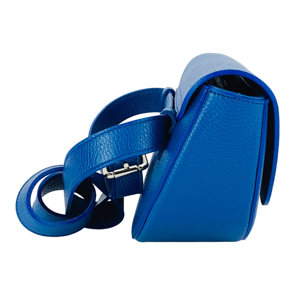 RB1027CH | Women's Rounded Bandolier Bag in Genuine Leather Made in Italy. Removable and adjustable leather shoulder strap. Polished Nickel hardware - Royal Blue color - Dimensions: 25 x 15 x 9 cm.
